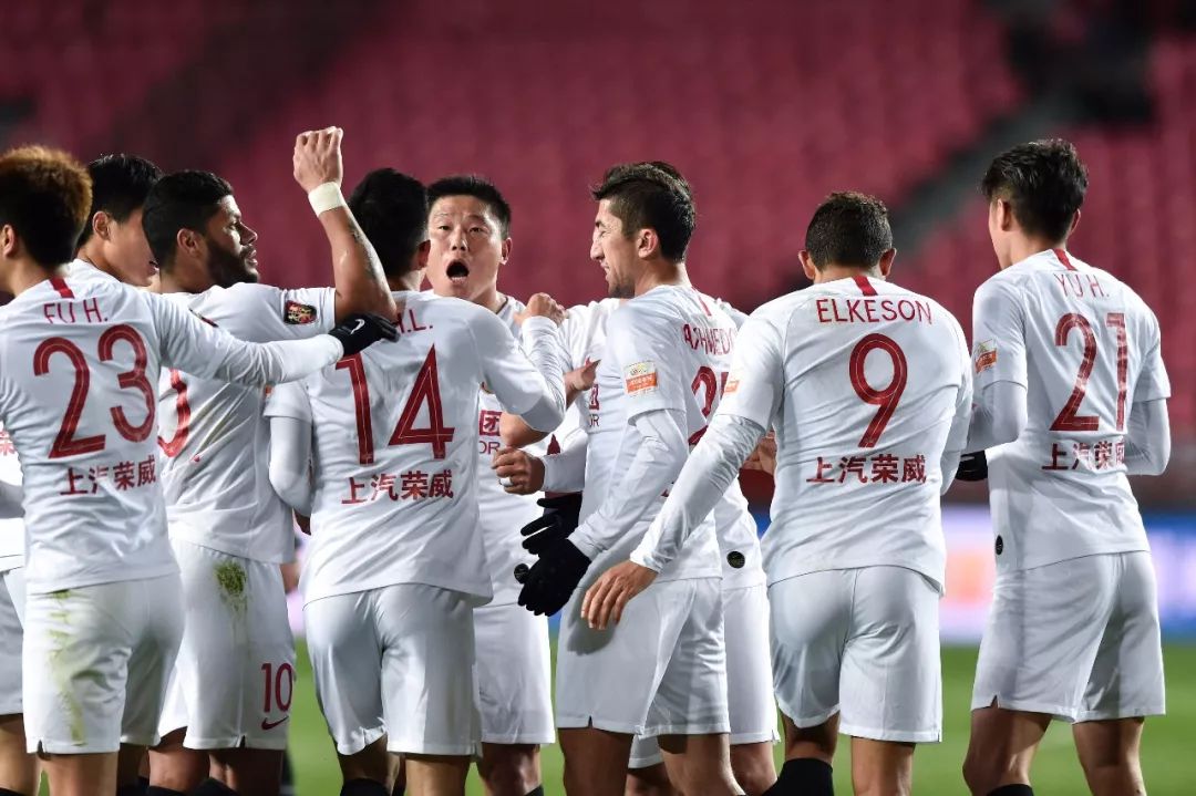 上港主场击败河北，暂时排名中超积分榜第三